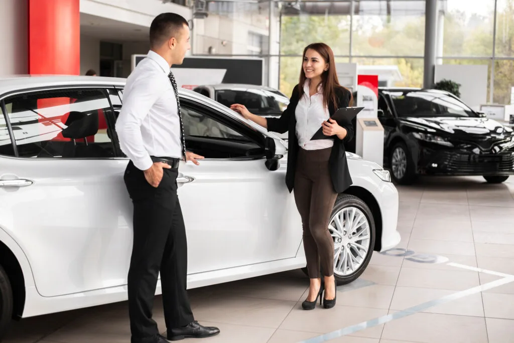 Efficient car dealership sales consultation at D360 Solutions, providing expert auto industry services.